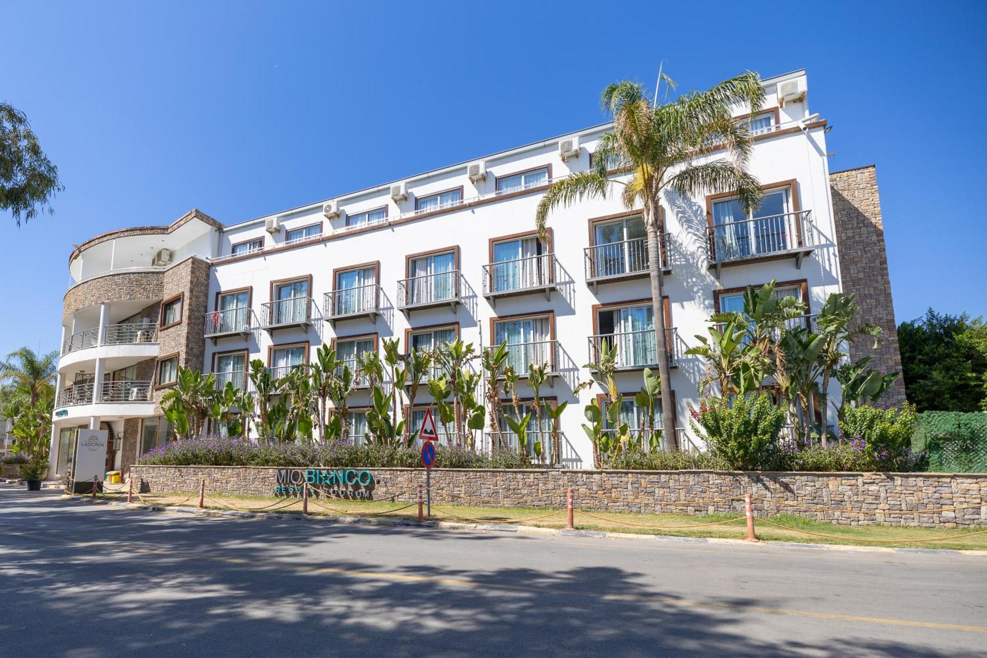 Ladonia Hotels Mio Bianco Акьярлар Экстерьер фото